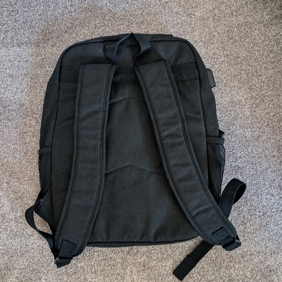 Bella Russo canvas backpack with USB port - Picture 2 of 4